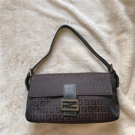 fendi baguette vintage nera|fendi old baguette 1990.